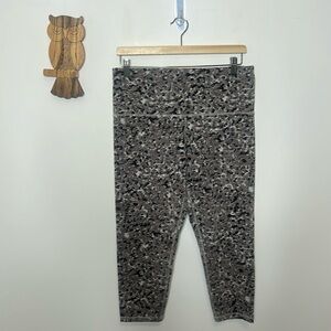 Athleta Elation Textured 7/8 tight animal print